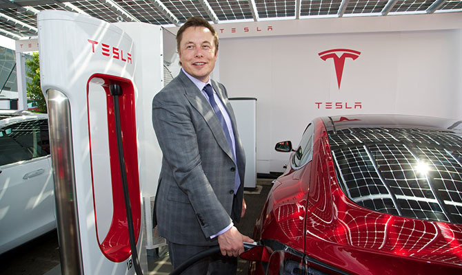 Илон Маск анонсировал появление в Украине станций Tesla Supercharger