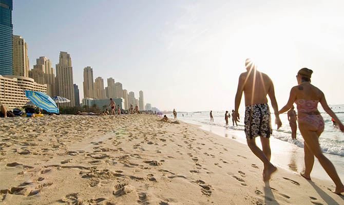 Немцы рассказали, туристы из каких стран их чаще всего раздражают на отдыхе