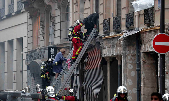 В центре Парижа прогремел взрыв, есть пострадавшие