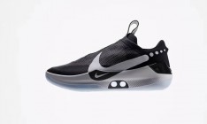 Nike представила кроссовки с автоматической шнуровкой