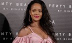 Рианна судится с отцом из-за использования их общей фамилии