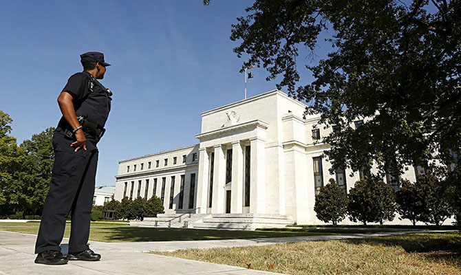 ФРС США не стала менять базовую процентную ставку