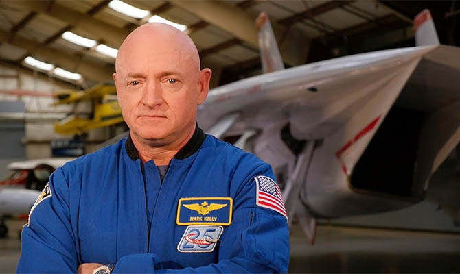 На место Маккейна в Сенате будет баллотироваться бывший астронавт