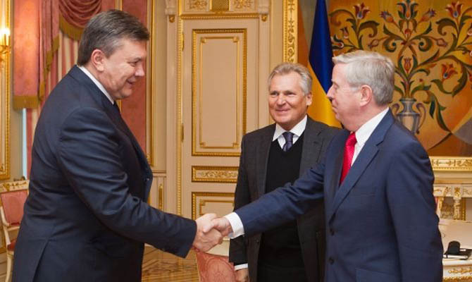 Совет ЕС продлил санкции против Януковича и его окружения
