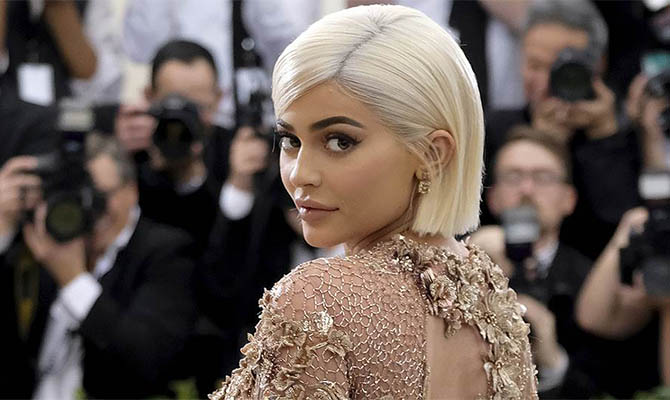 Американка Кайли Дженнер побила рекорд Цукерберга, заработав $1 млрд в 21 год