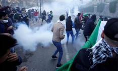 Более 200 человек пострадали в результате протестов в Алжире