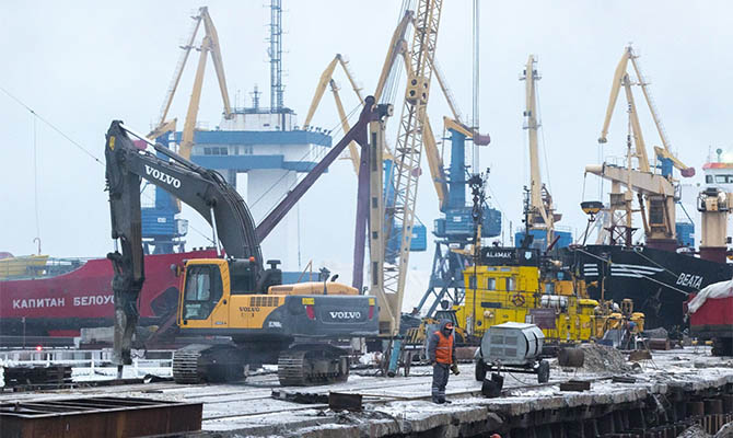 В МинВОТ оценили потери Мариупольского порта из-за строительства Керченского моста