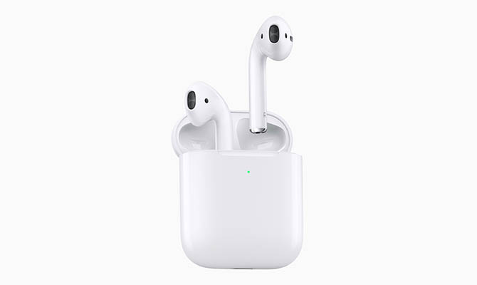 Apple анонсировала выпуск нового поколения наушников AirPods