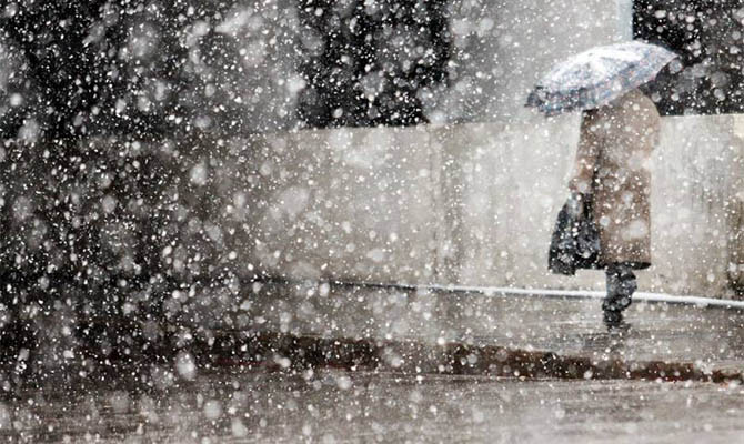 В Украину идет мокрый снег