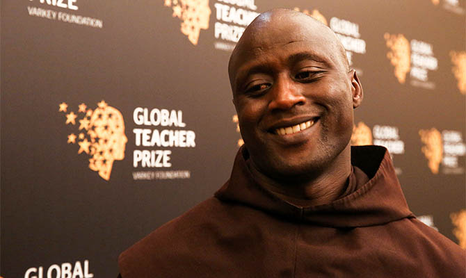 Сельский учитель из Кении получил $1 млн как лучший педагог мира