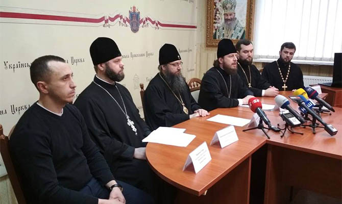 В УПЦ уверяют, что в новую церковь перешли только 43 общины