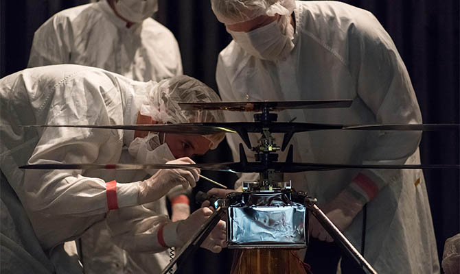 NASA испытывает дрон-вертолет для работы на Марсе