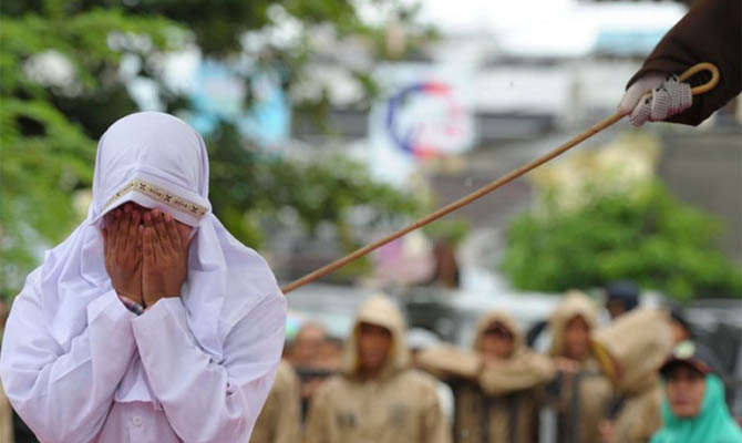 В Брунее вводят законы шариата – будут рубить руки и побивать камнями