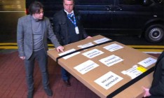 В Украину из Германии доставили уникальную грамоту Петра І