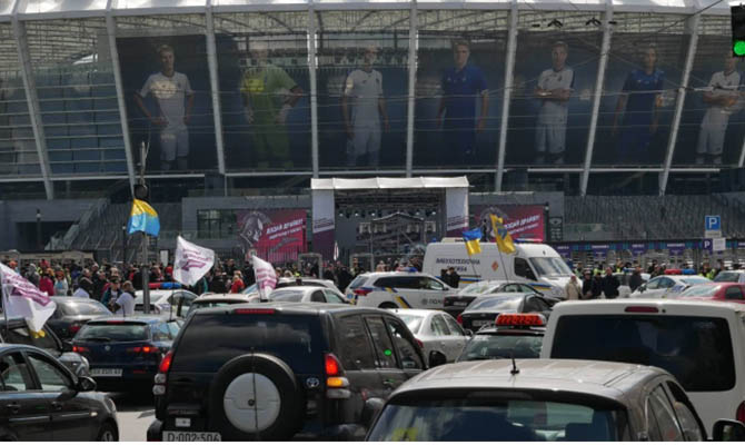 Митинг Порошенко охраняло в разы больше людей, чем пришло его сторонников