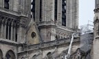 Пожар в Нотр-Даме: есть угроза обрушения трех элементов собора