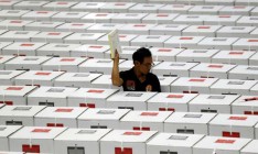 Число погибших от переутомления во время подсчета голосов в Индонезии превысило 270