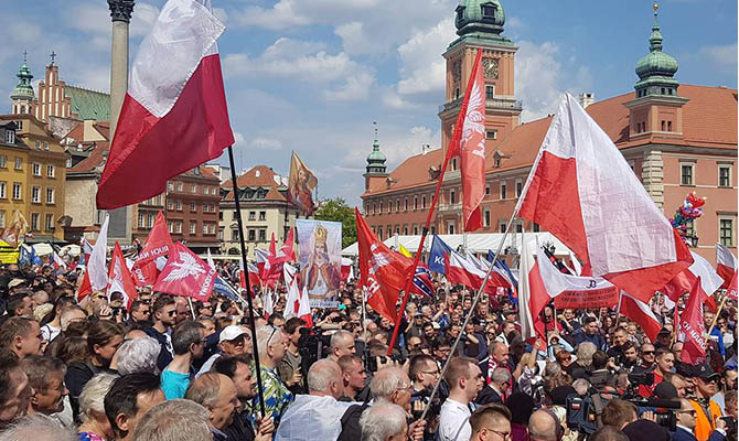 В Польше националисты проводят акцию против Евросоюза
