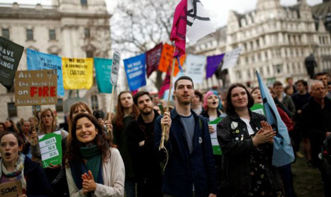 В Британии объявили чрезвычайное положение в сфере окружающей среды и климата