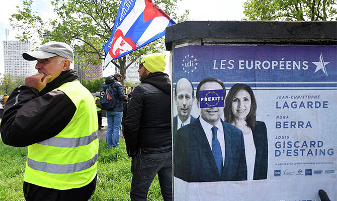 Во Франции сразу три партии от «желтых жилетов» пойдут на выборы в Европарламент