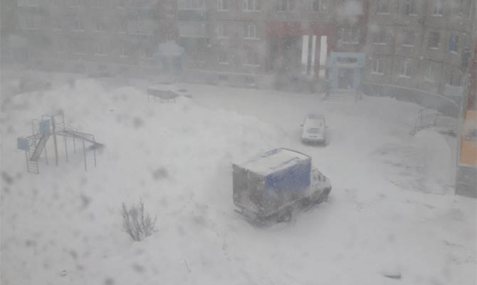 В школах российской Воркуты отменили занятия из-за метели