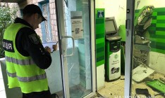 В Киеве неизвестные взорвали банкомат ПриватБанка и похитили наличные