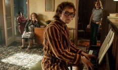 В российской версии фильма про Элтона Джона вырезали сцены с однополым сексом и наркотиками