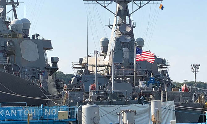 В США скандал из-за приказа спрятать от Трампа эсминец «Джон Маккейн»