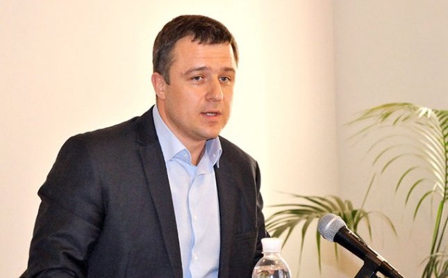 Зеленский назначил на должность уволенного Порошенко чиновника