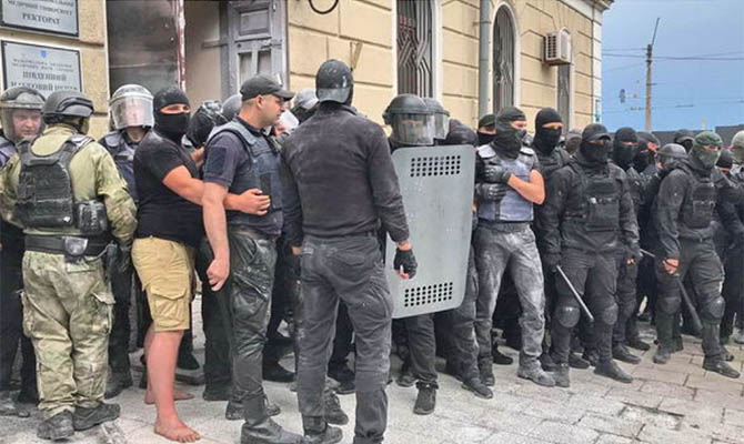 Супрун заявила о захвате Одесского медуниверситета рейдерами