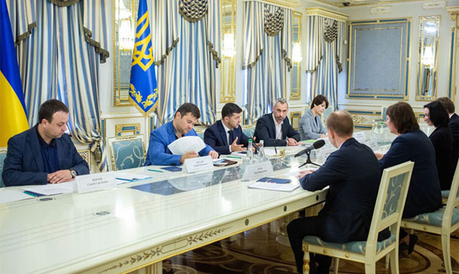 Зеленский взялся помочь вовремя запустить работу Антикорсуда