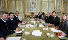 Сегодня Зеленский едет с официальным визитом в Париж