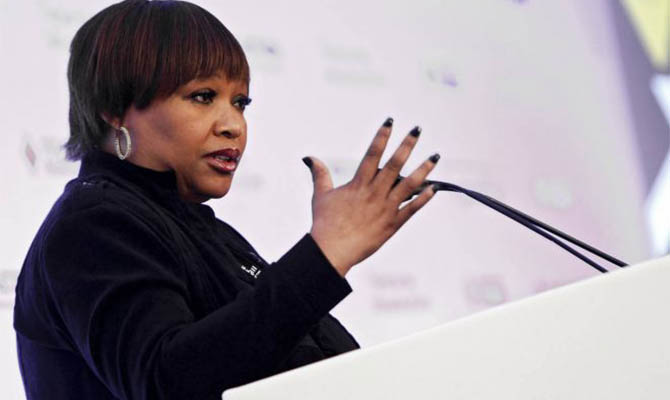 Посол ЮАР в Дании назвала белое меньшинство «потомками насильников и воров», предложив высечь их кнутом