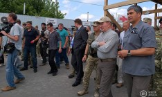 Кучма присутствовал при разведении сил у Станицы Луганской – там отремонтируют мост