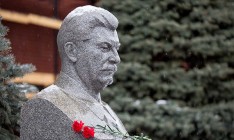 Треть украинцев считают Сталина мудрым руководителем