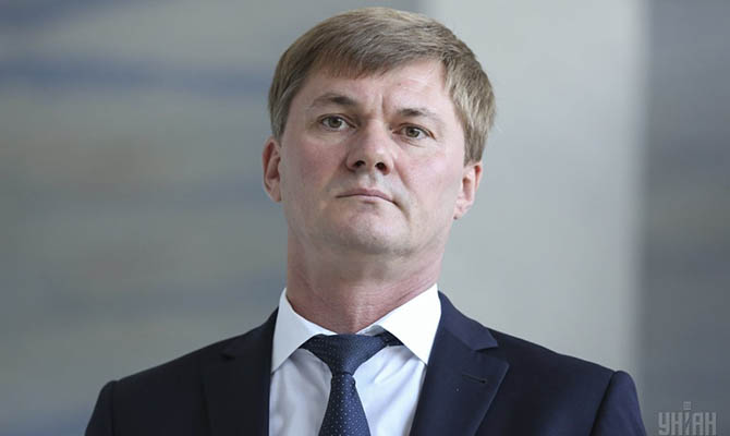 Зеленский потребовал у и.о. главы ГФС Власова написать заявление об отставке, тот пообещал сделать это сегодня