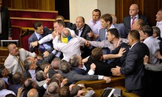 Украинцы довольны деятельностью Зеленского и очень недовольны Радой