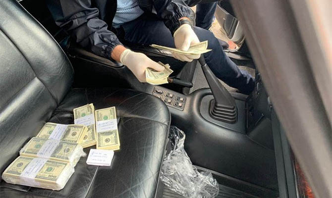Главу района Ровенской области поймали на взятке в $300 тысяч