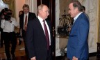 Оливер Стоун попросил Путина стать крестным его дочери