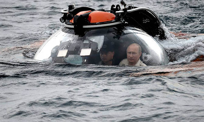 Путин спустился на батискафе на дно Финского залива