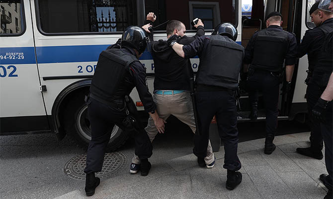 В Москве снова задержания на акции оппозиции