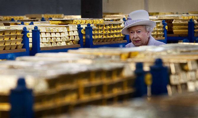 Цена золота превысила $1500 за унцию впервые за шесть лет