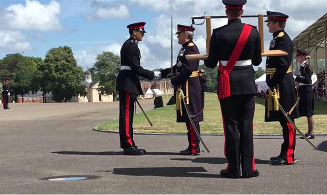 Украинский курсант стал лучшим иностранным выпускником Королевской академии сухопутных войск Великобритании