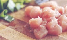 Украинку госпитализировали с диагнозом сальмонеллез после употребления разрекламированной курятины