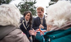 Меган Маркл запретили носить джинсы во время визитов к королеве