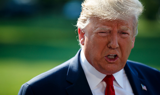 Трамп поручил своей команде пересмотреть программу военной помощи Украине