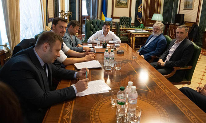 Влияние олигарха Коломойского на президента Зеленского вызывает беспокойство, - Le Monde