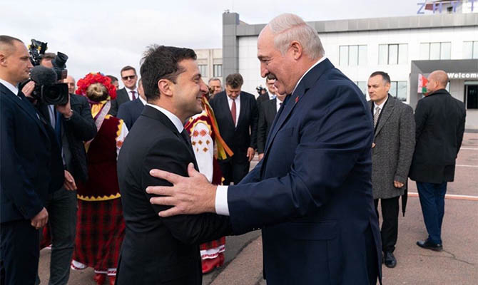 Лукашенко призвал лидеров СНГ поддержать Зеленского