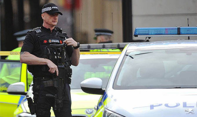 Британская полиция нашла 39 тел в прицепе грузовика