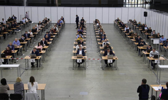 Экзамен на знание законов «завалили» почти две сотни прокуроров